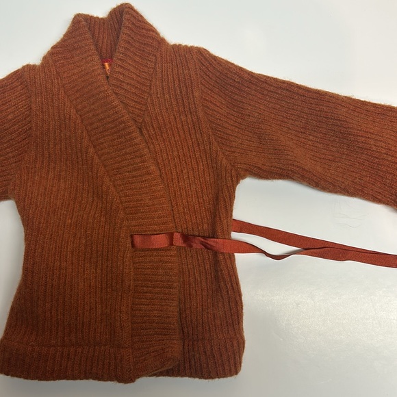 Cozy Rust Knit Sweater and Plaid Pants Set for Kids - Picture 2 of 4